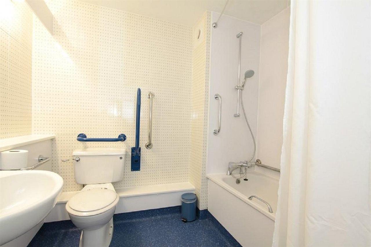แทรเวลลอดจ์ อิปส์วิช บีคอน ฮิลล์ Hotel Coddenham ภายนอก รูปภาพ