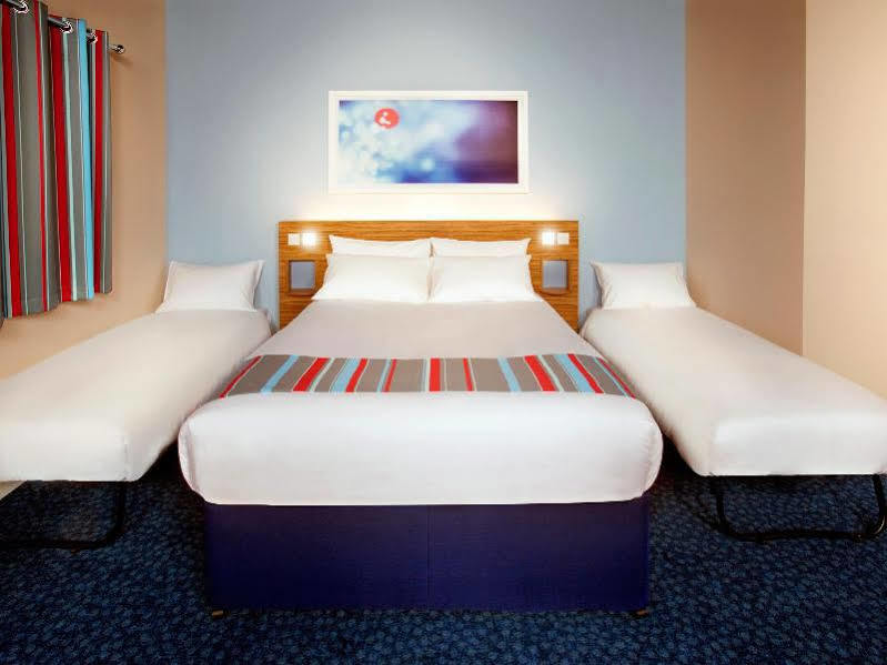 แทรเวลลอดจ์ อิปส์วิช บีคอน ฮิลล์ Hotel Coddenham ภายนอก รูปภาพ
